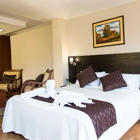 Hotel Versailles Ambato Exterior foto