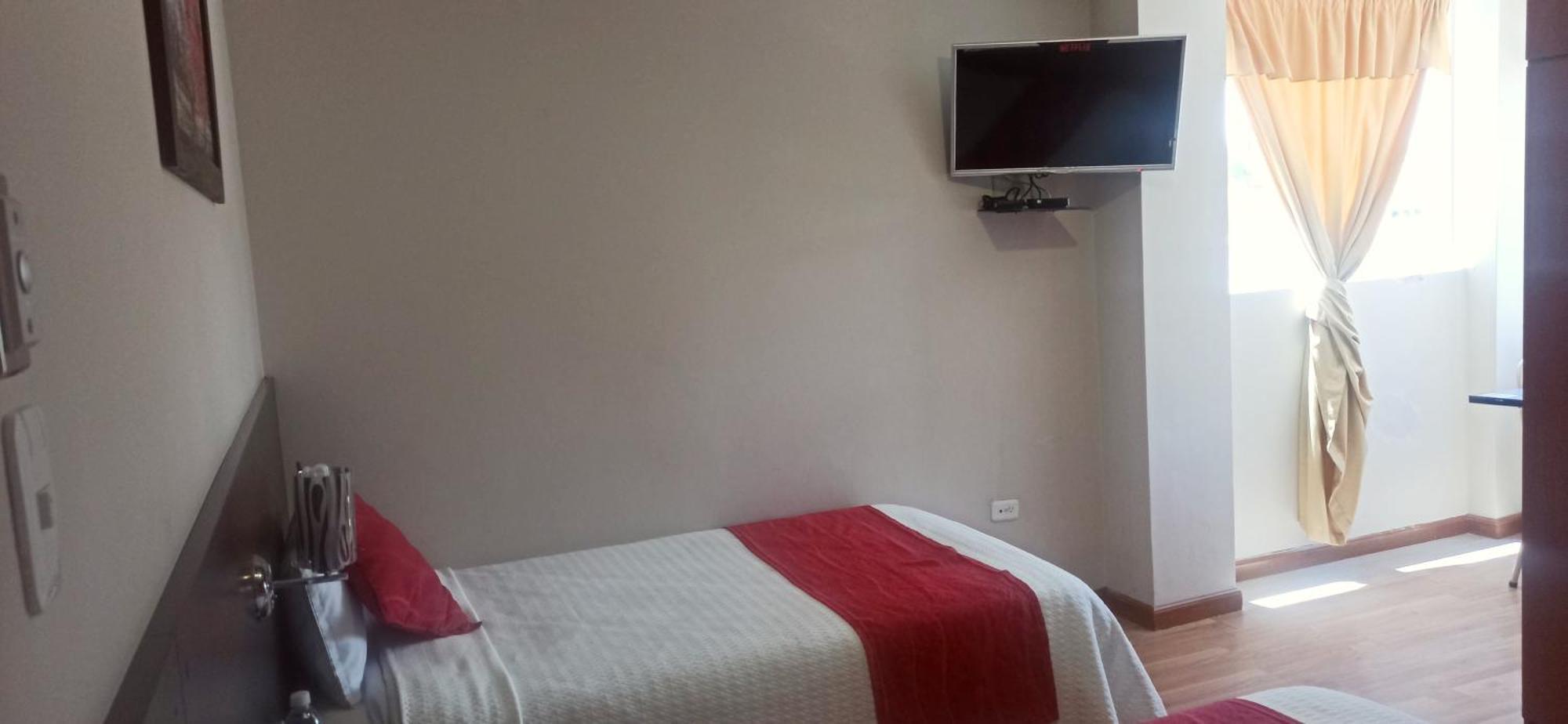 Hotel Versailles Ambato Exterior foto